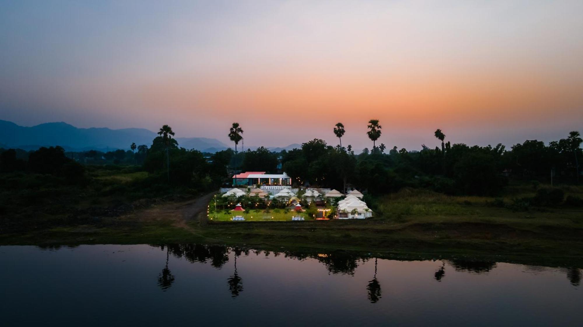Riverview Tent Resort Kevadia Exteriér fotografie
